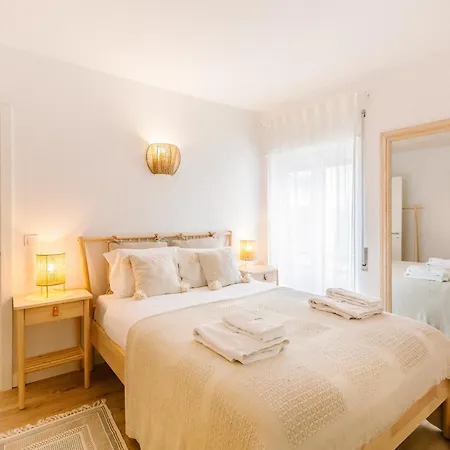Flh Caparica By The Sea With Balcony コスタ・ダ・カパリカ